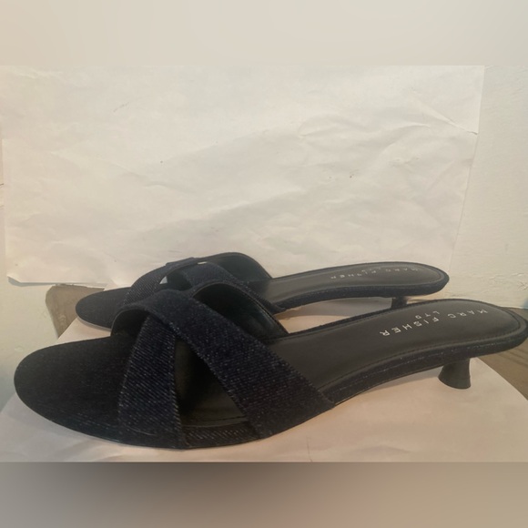 Marc Fisher LTD Women's denim dark blue Tracey Kitten Heel slide Sandal Size 11M - Picture 8 of 9